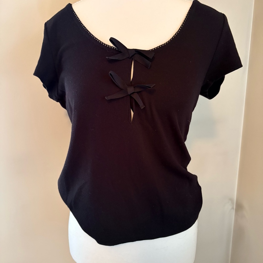 American Eagle Outfitters Black Short-Sleeve Bow Front Top